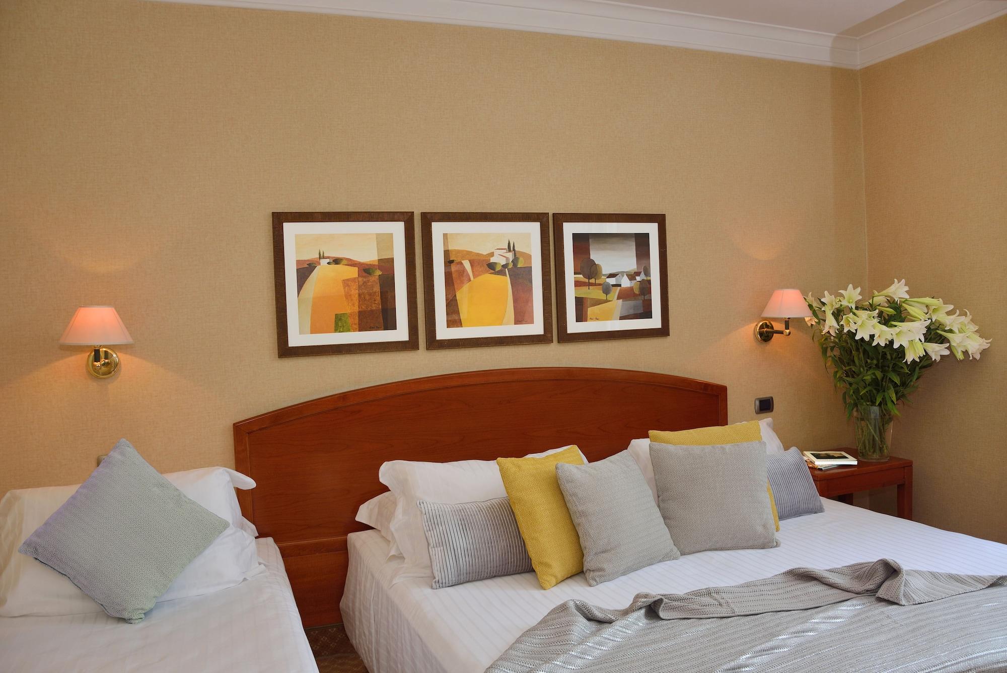 Lh Hotel Lloyd Roma Exterior photo